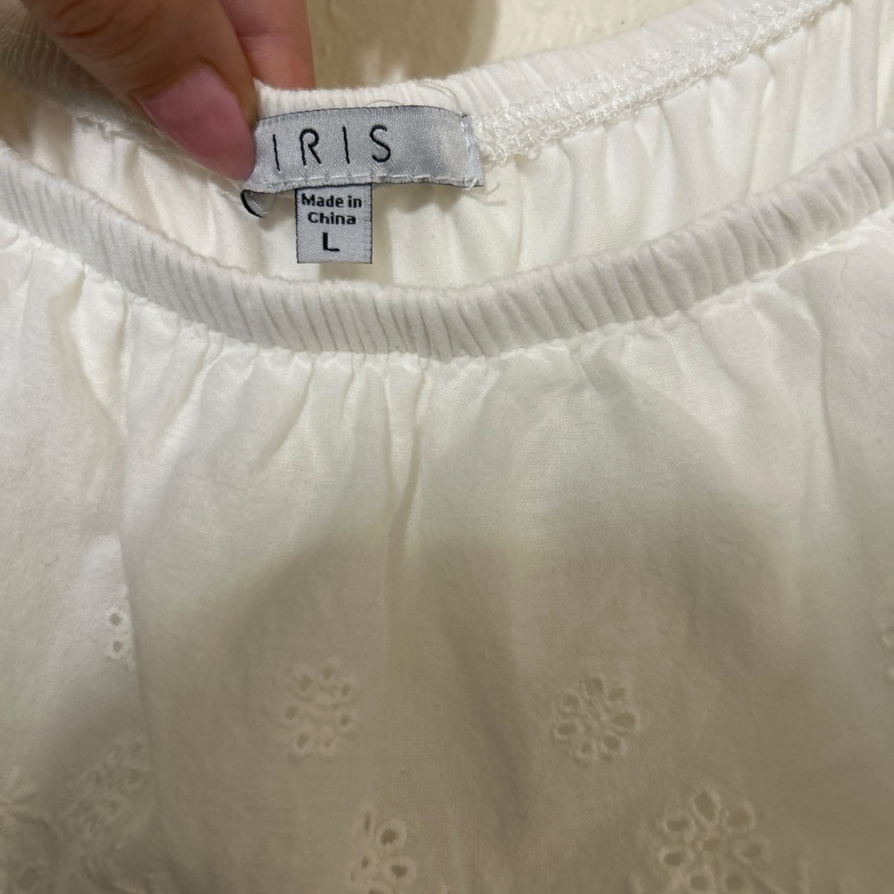 IRIS Off-White Eyelet Embroidered Off the Shoulder Ruffle Bodysuit Size Large - Picture 2 of 8